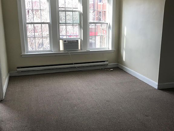 2nd image of 3719 N Southport Ave APT 107