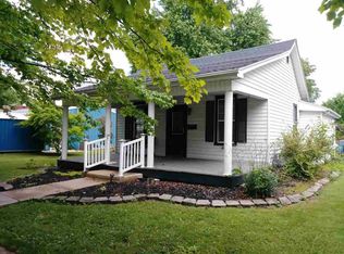 521 E Pine St, Canton, IL 61520