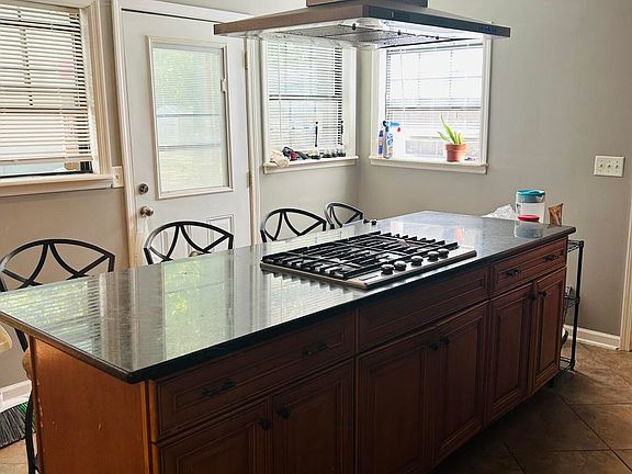 3rd image of 776 Maid Marion Ln