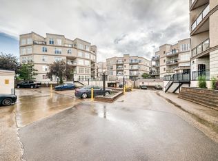 Southview Court, Edmonton, AB T6H 0R5
