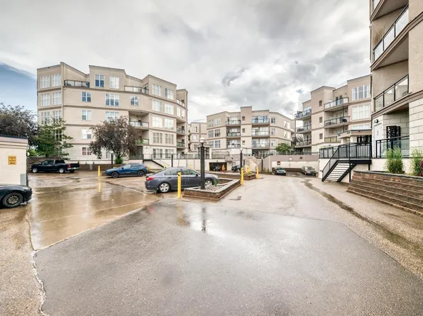 4831 104a St NW #226, Edmonton, AB T6H 0R5