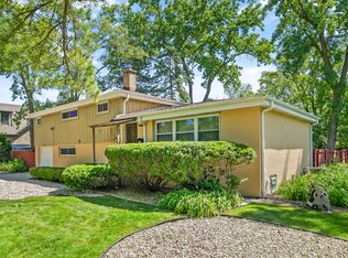 1117 Pfingsten Rd, Glenview, IL 60025