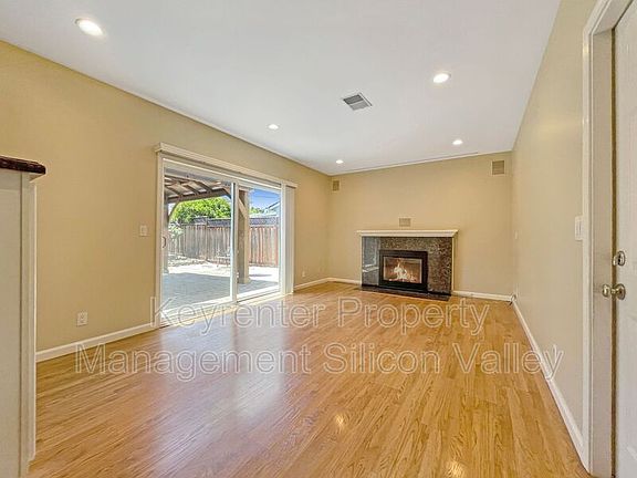 4th image of 5667 Croydon Ave
