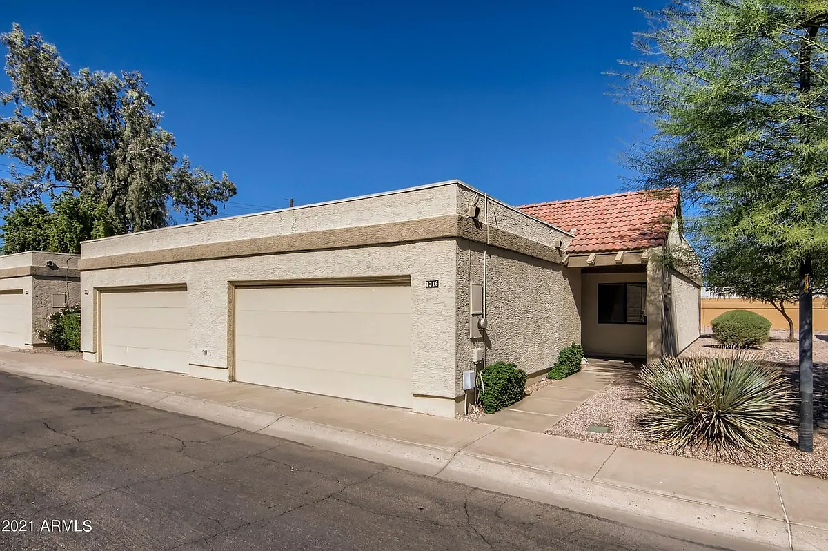 Building Photo - 1316 E Susan Ln