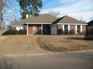 116 Live Oaks Blvd, Pearl, MS 39208