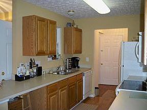 3rd image of 22 Ellington Commons Ln