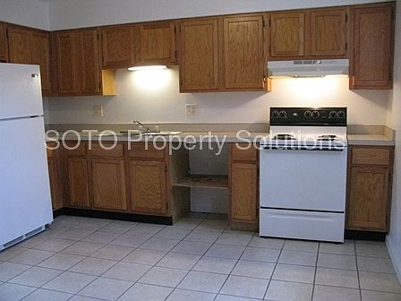 3rd image of 608 Sycamore Cir APT 2