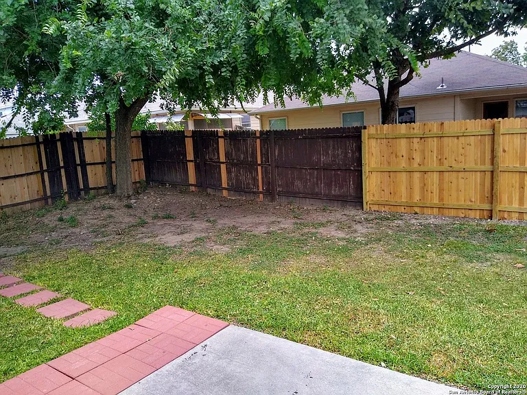 5902 Trent Rnch — Photo 3