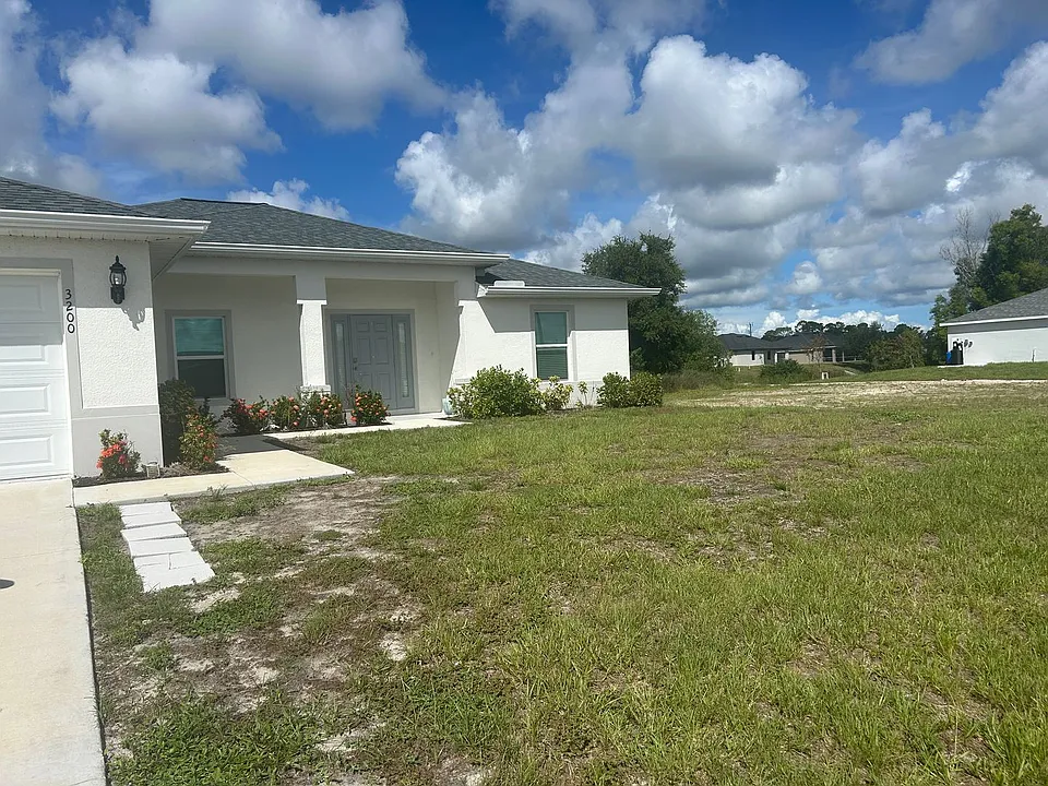 3200 NW 4th Pl