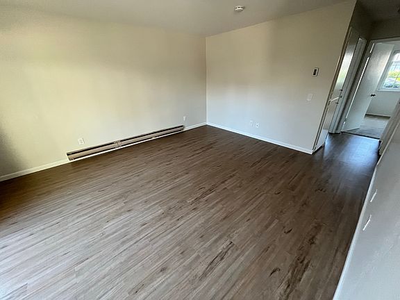 5th image of 1610 Cloverdale Ln APT 1