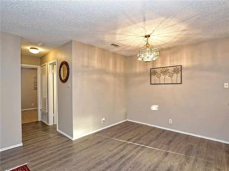 5401 Spring Meadow Rd #B — Photo 6