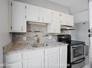 371 Lonsdale Ave UNIT 2R, Pawtucket, RI 02860