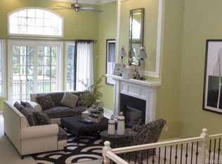 5609 Knob Hill Cir, Independence, MI 48348