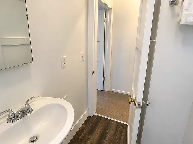 3207 W 2nd St #1 — Photo 2