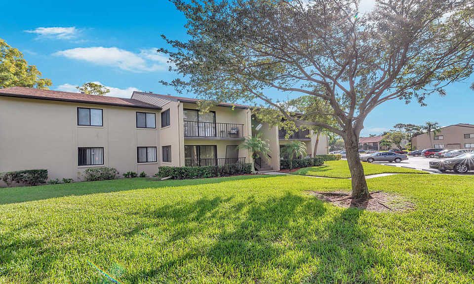 2nd image of 505 Shady Pine Way APT B1