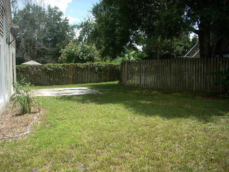 828 Garden Glen Loop