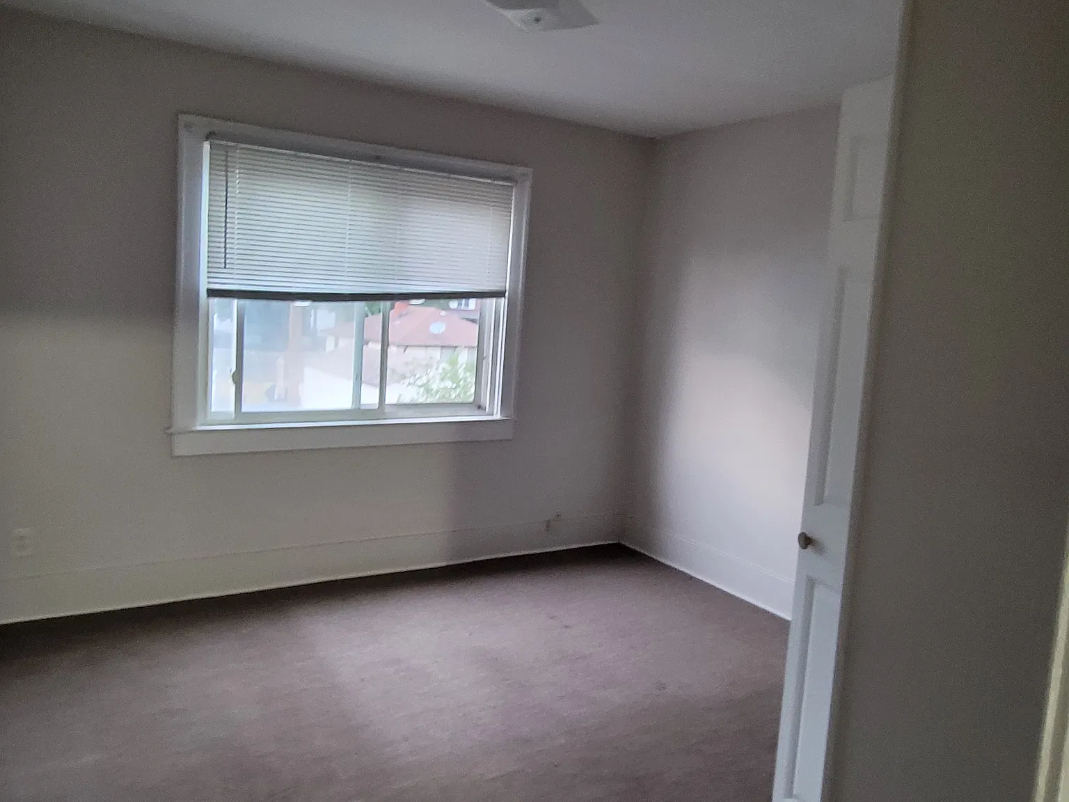 2 bed, 900 sqft, $900 — Photo 3