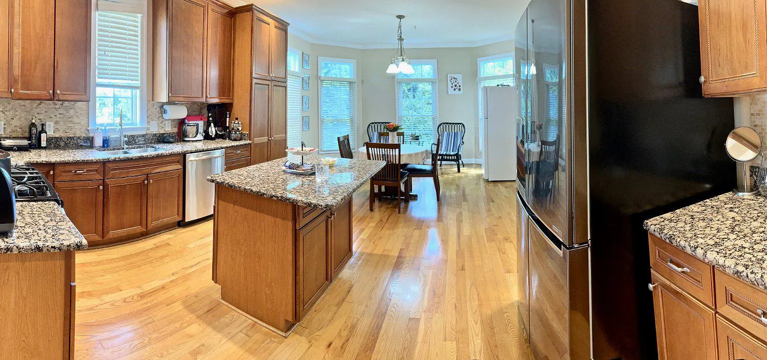 4 bed, 3.5 bath, 3978 sqft, $6,000 — Photo 2