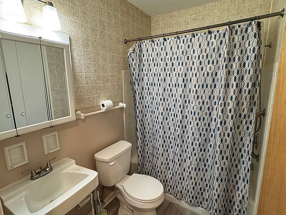 5th image of 5802 Elaine St