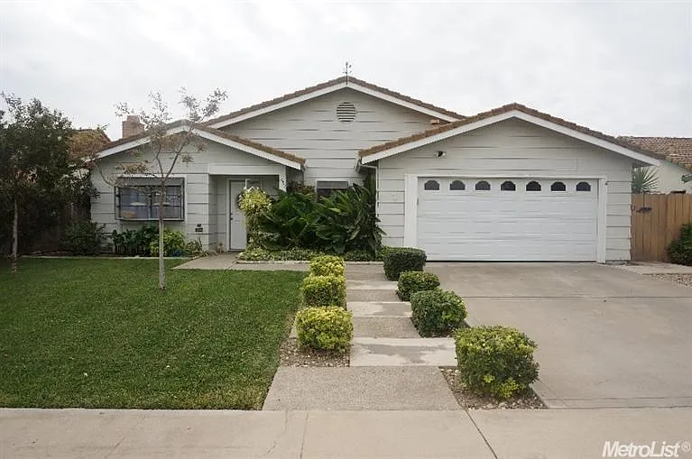 1357 Quail St photo 1