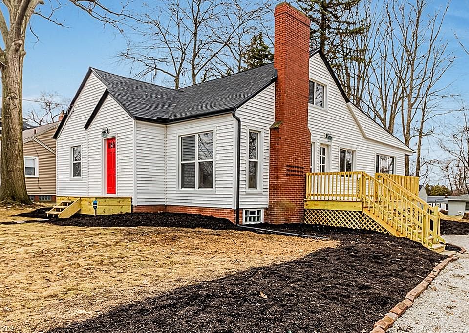 1st image of 2641 Paxton Ave