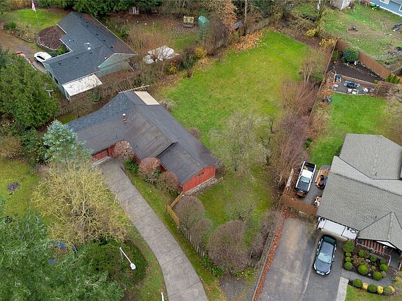 5th image of 121 Aspen Drive