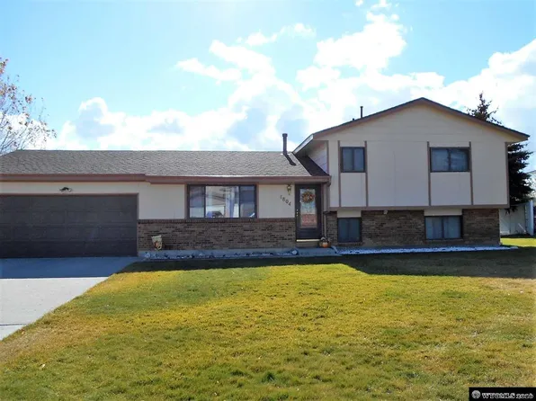 1804 Dundee Dr, Rawlins, WY 82301