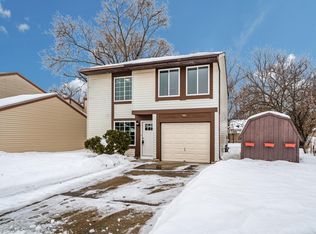 2S580 Linden Sq, Warrenville, IL 60555