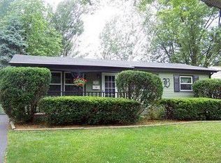 347 Willow Rd, Wauconda, IL 60084