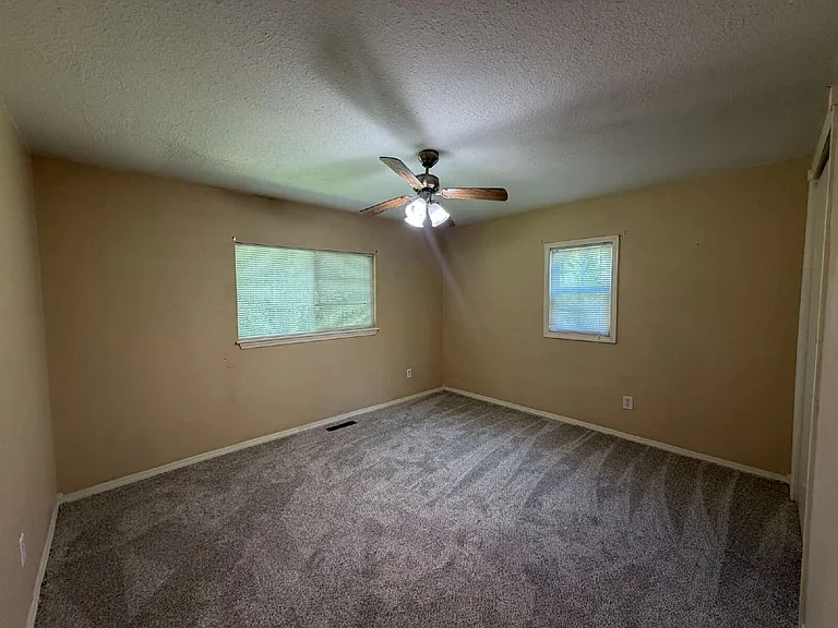 878 Evergreen St #11 — Photo 4