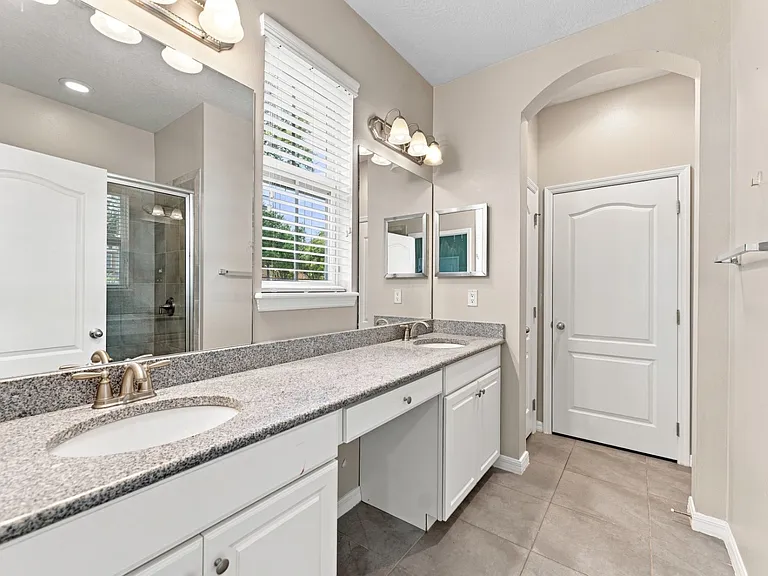 17013 Vilesta Dr — Photo 16