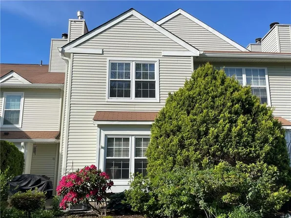 43 Olde Wagon Road, Warwick, NY 10990