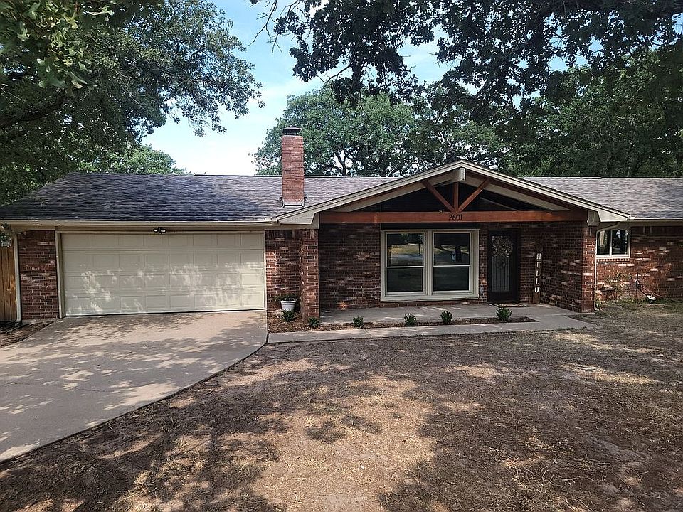 1st image of 2601 W Highland Dr