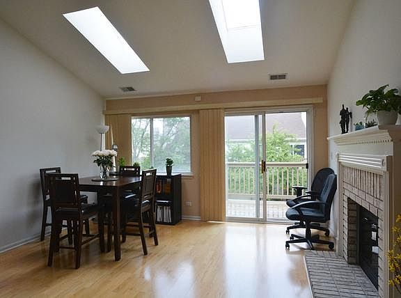 3rd image of 3086 Kentshire Cir