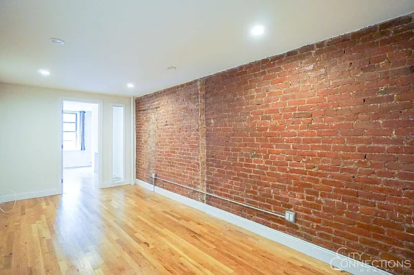 Rented by City Connections Realty | media 27