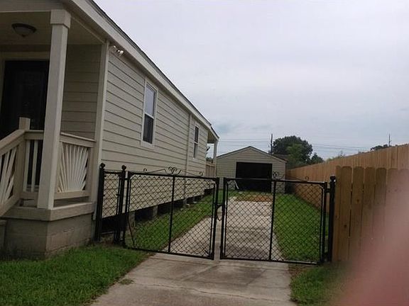 2nd image of 2917 Lloyds Ave