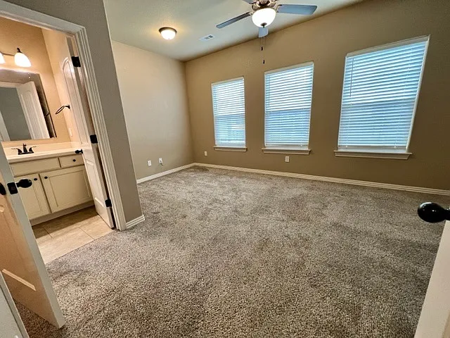 892 W Hughes St — Photo 16