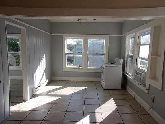 4th image of 2409 4th Ave N #2