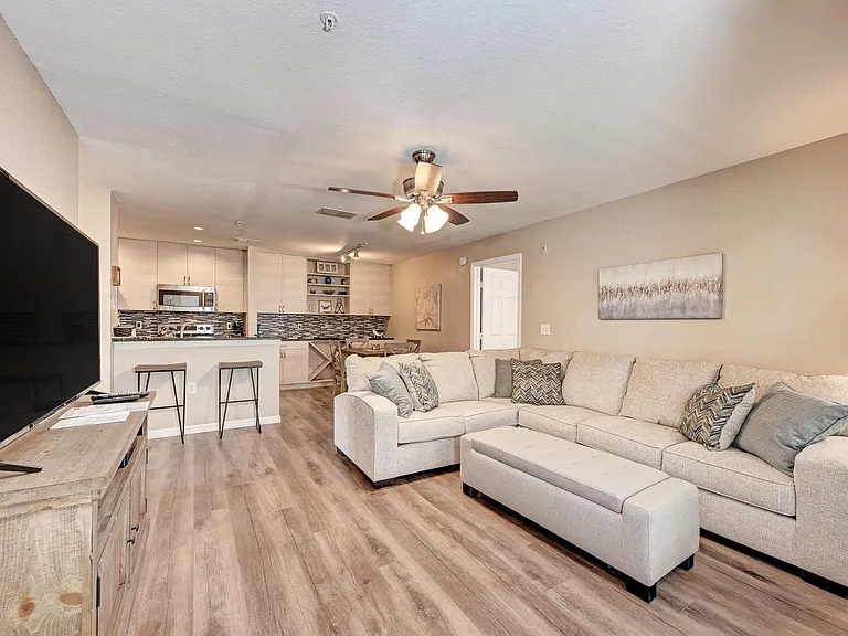 7405 Vista Way #105 — Photo 2
