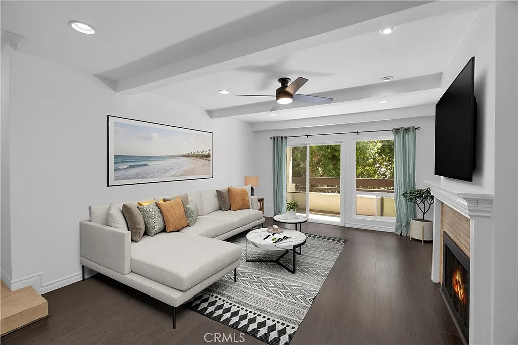 2 bed, 1037 sqft, $3,400 — Photo 2