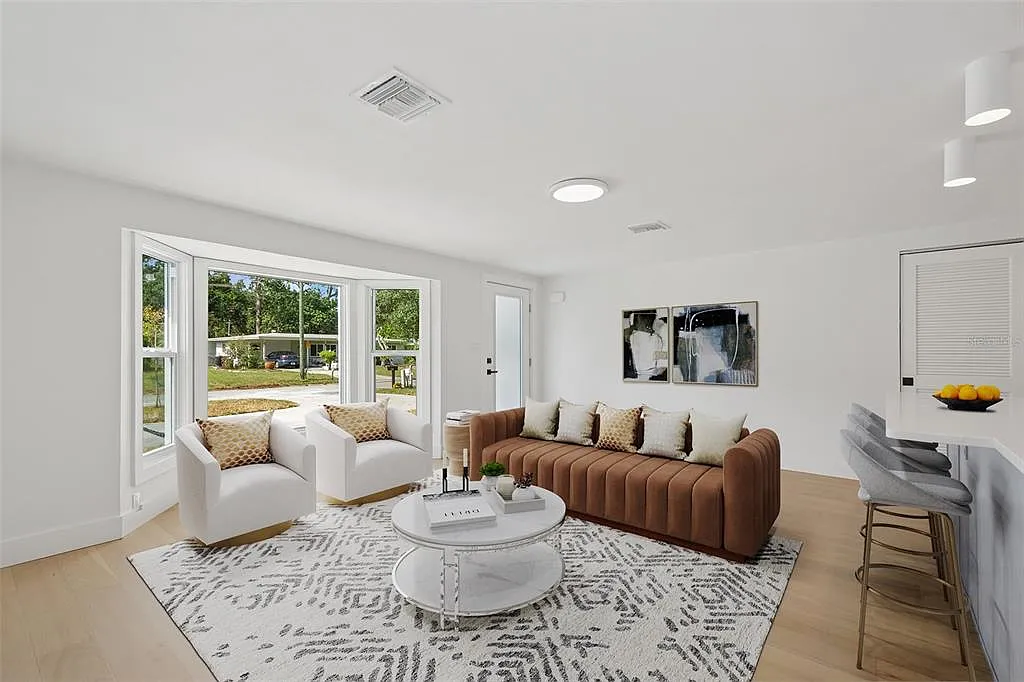 6 bed, 5.0 bath, 3432 sqft, $6,250 — Photo 3