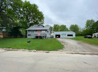 405 E Orchard St, Centerville, IA 52544