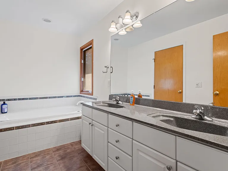 254 Hunters Trl — Photo 18