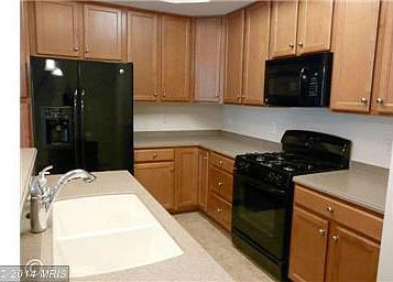 3rd image of 2557 Eastbourne Dr