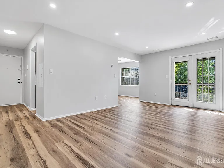 812 Green Hollow Dr — Photo 25