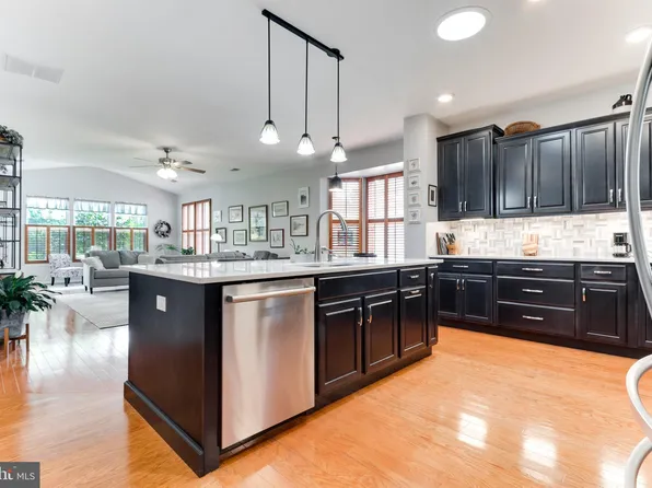 3725 Detrick Trl, Dumfries, VA 22025