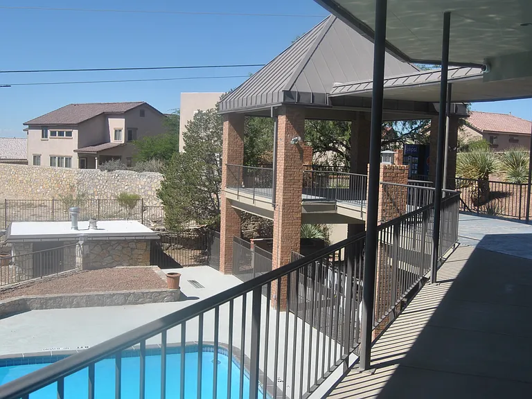 4433 N Stanton St — Photo 12