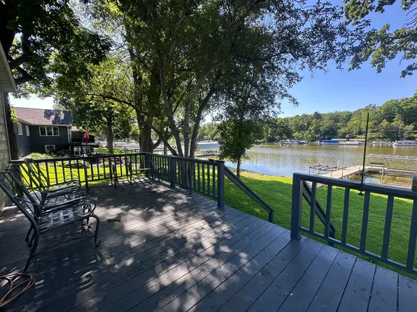 392 E Richardson Springs Rd, Edgerton, WI 53534