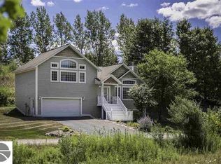 3072 Crown Trl, Traverse City, MI 49684