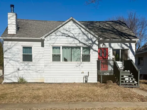 826 Home Park Blvd, Waterloo, IA 50701